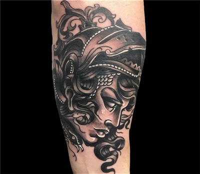 Medusa għat-tatwaġġ Spark